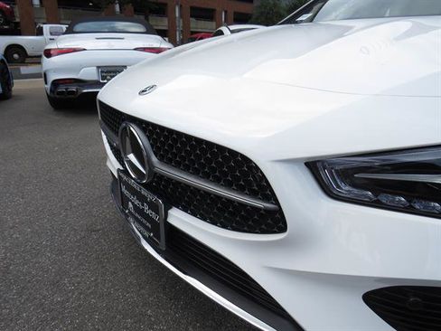 Used 2025 Mercedes-Benz CLA 250 4MATIC image 23