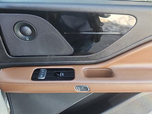 Used 2023 Lincoln Aviator Reserve w/ Equipment Group 201A image 33