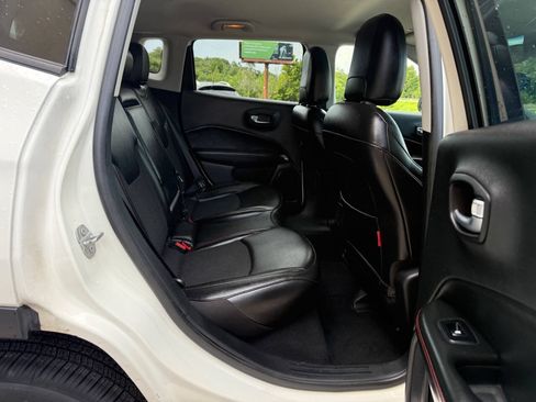Used 2020 Jeep Compass Trailhawk AWD/4WD image 13