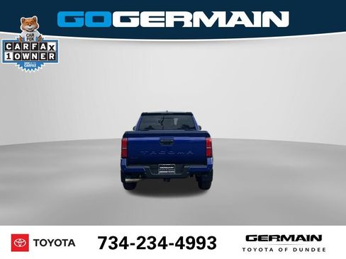 Used 2025 Toyota Tacoma SR5 AWD/4WD image 9