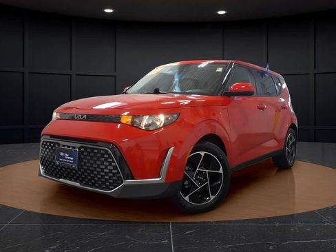 Used 2025 Kia Soul EX FWD image 3