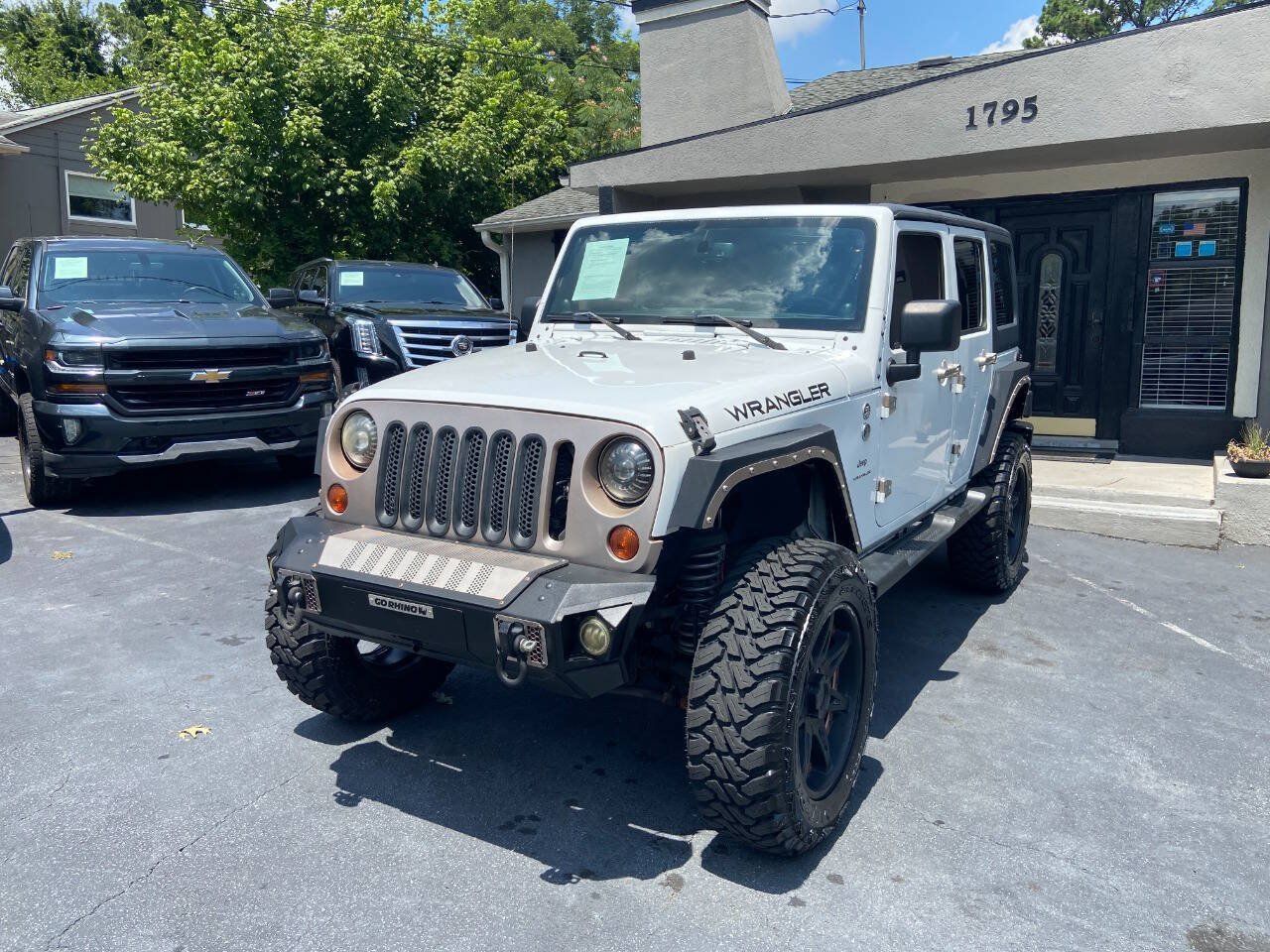 Used 2013 Jeep Wrangler Unlimited Sahara AWD/4WD image 2