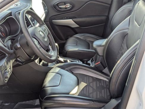 Used 2022 Jeep Cherokee Latitude w/ Sun & Sound Group image 13