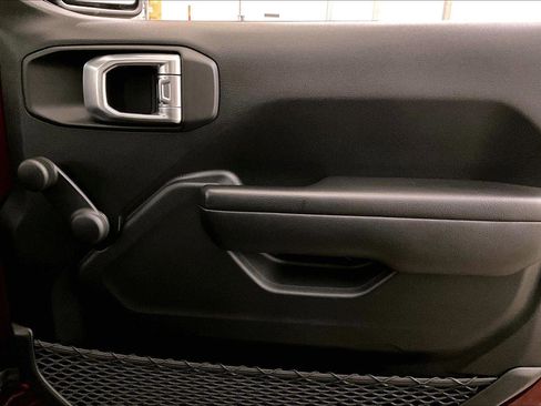 Used 2021 Jeep Wrangler Sport image 23