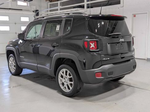 Used 2019 Jeep Renegade Latitude w/ Cold Weather Group AWD/4WD image 10