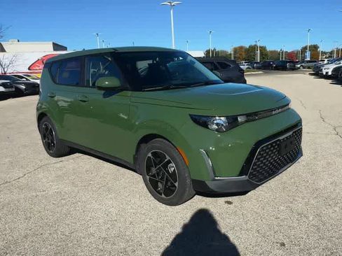 Used 2023 Kia Soul EX image 2