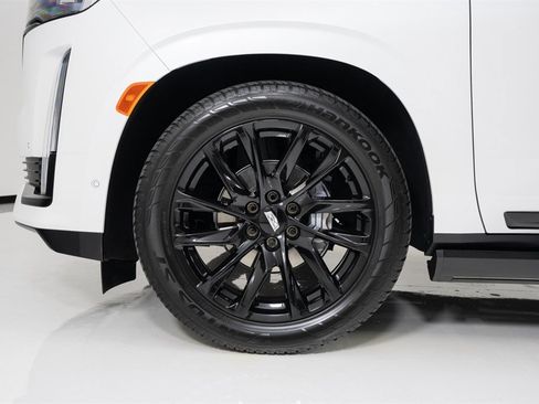 Used 2023 Cadillac Escalade Sport Platinum w/ Heavy-Duty Trailer Package AWD/4WD image 9