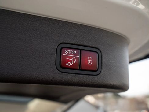 Used 2019 Mercedes-Benz GLS 550 4MATIC image 12