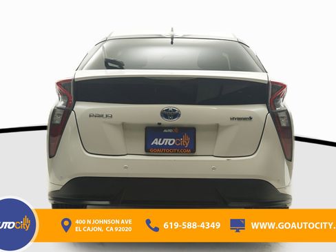 Used 2017 Toyota Prius Three Touring image 10