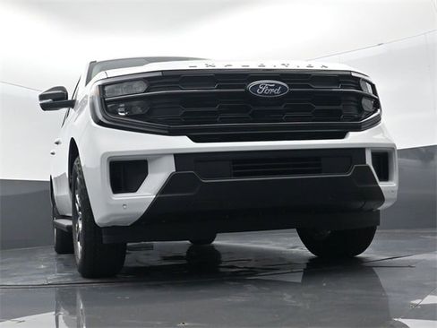 New 2025 Ford Expedition Active image 48