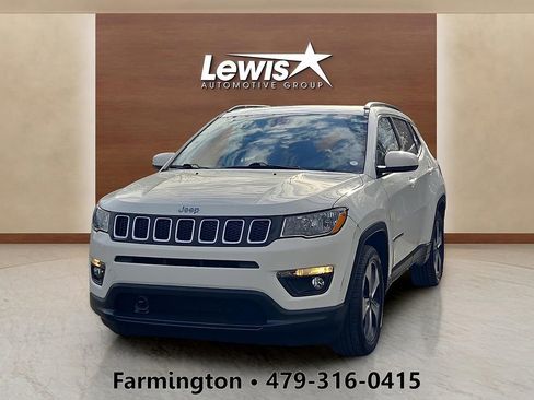Used 2020 Jeep Compass Latitude image 1