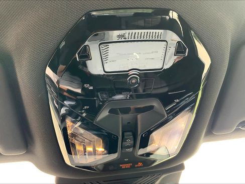 New 2024 BMW i5 eDrive40i w/ Premium Package image 18