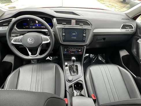 Used 2022 Volkswagen Tiguan SE AWD/4WD image 30