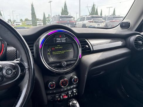 Used 2018 MINI Cooper S FWD image 3