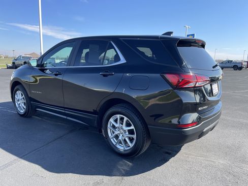 Used 2022 Chevrolet Equinox LT w/ Driver Convenience Package image 3