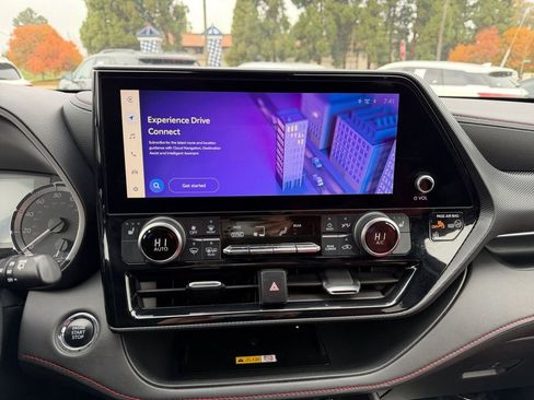 Used 2023 Toyota Highlander L image 21