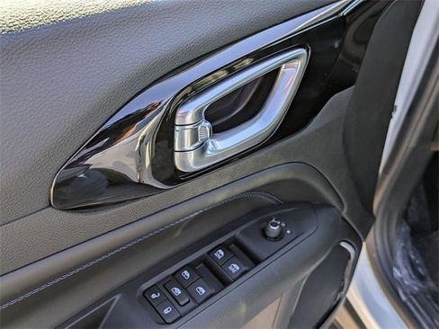 New 2026 Jeep Compass Latitude image 11