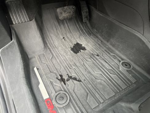 Certified 2023 GMC Acadia SLT w/ Elevation Edition image 17