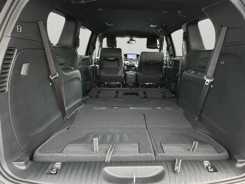 New 2025 Chrysler Pacifica Select FWD image 29