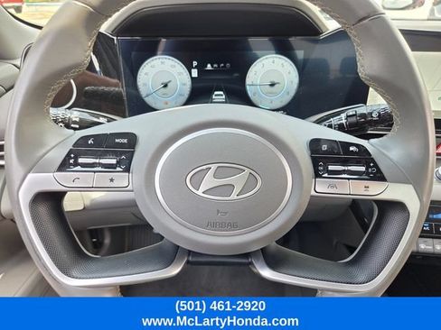 Used 2025 Hyundai Elantra SEL FWD image 31