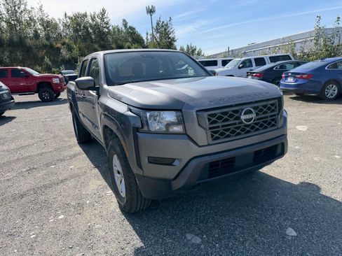 Used 2024 Nissan Frontier SV AWD/4WD image 5