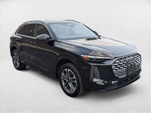 New 2025 Audi Q5 Premium image 3
