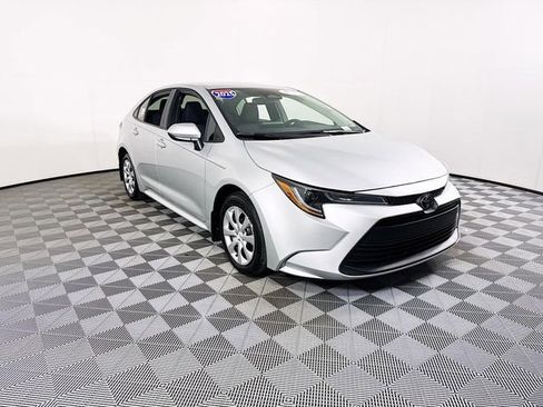Used 2025 Toyota Corolla LE FWD image 1