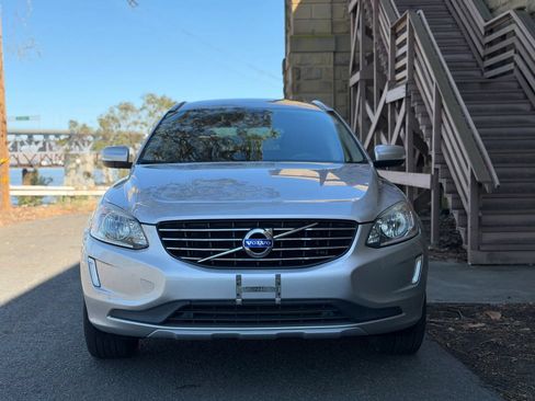 Used 2016 Volvo XC60 T5 Premier w/ Proximity Package AWD/4WD image 42