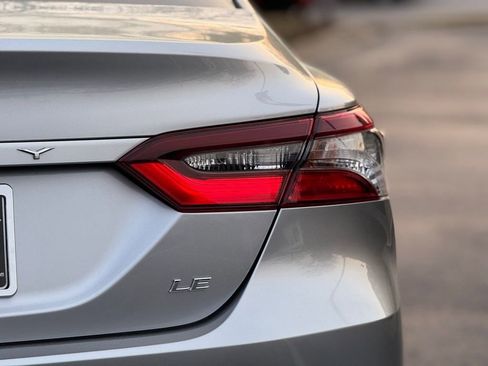 Used 2021 Toyota Camry LE image 12