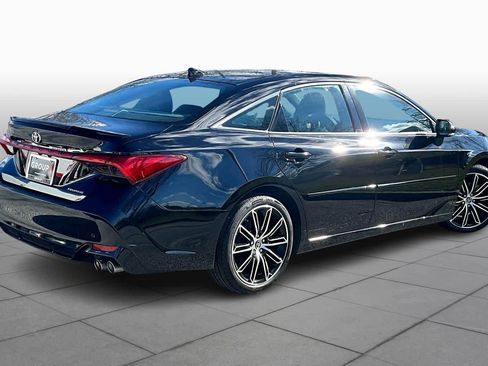 Used 2019 Toyota Avalon Touring image 12