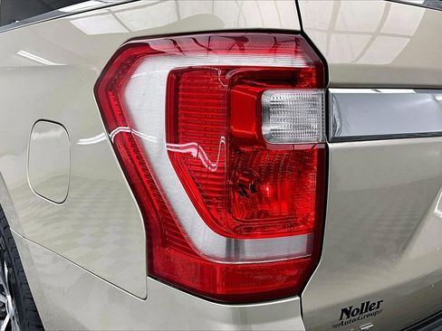 Used 2018 Ford Expedition Max XLT w/ Equipment Group 202A image 31