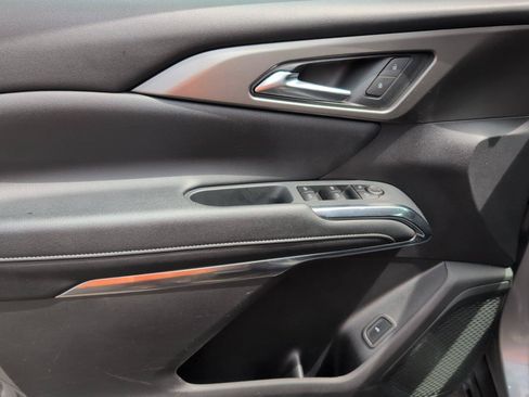 Certified 2026 Chevrolet Traverse LT FWD image 15