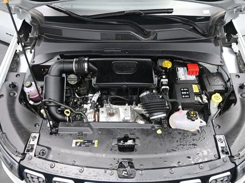 Used 2025 Jeep Compass Limited image 22