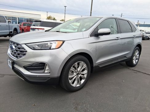 Used 2024 Ford Edge Titanium image 7
