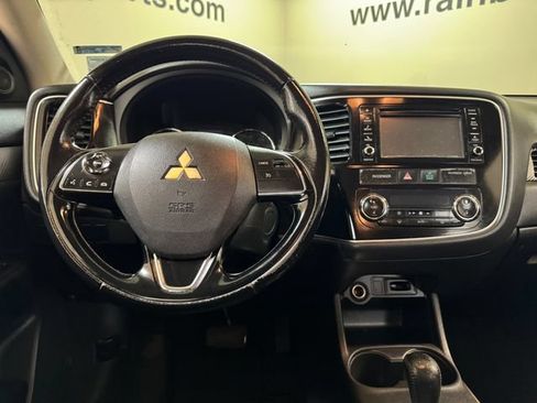 Used 2016 Mitsubishi Outlander SE FWD image 9