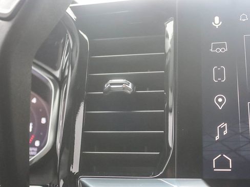 Used 2025 GMC Sierra 1500 Elevation image 34