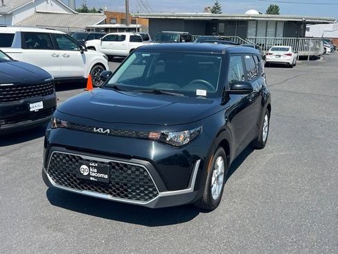 Certified 2024 Kia Soul LX w/ Option Group 015 FWD image 3