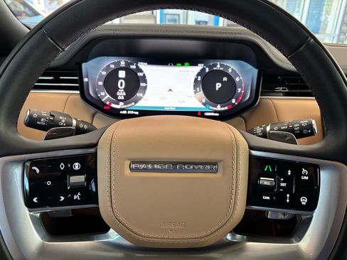 Used 2025 Land Rover Range Rover Long Wheelbase SE AWD/4WD image 18