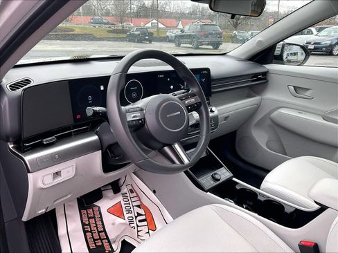 Used 2024 Hyundai Kona SEL image 8
