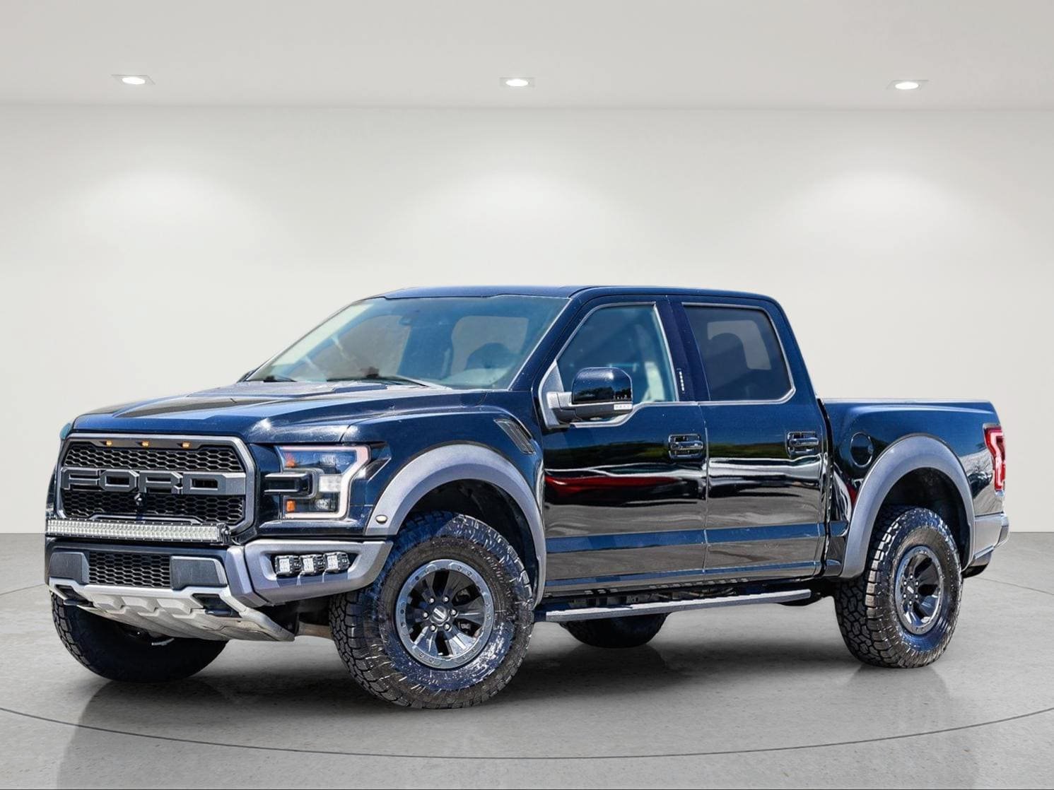 Used 2018 Ford F150 Raptor w/ Equipment Group 802A Luxury AWD/4WD image 2