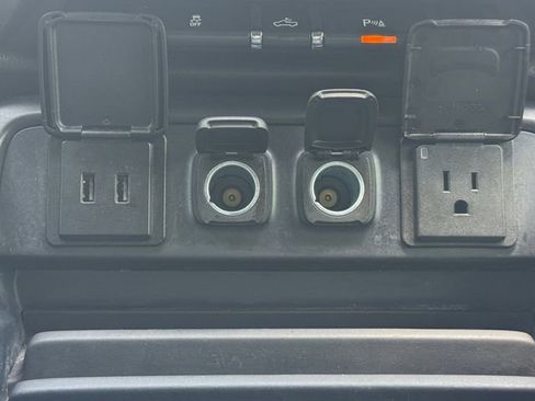 Used 2017 Chevrolet Silverado 1500 LTZ Z71 w/ Redline Edition AWD/4WD image 6