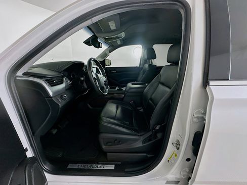 Used 2017 Chevrolet Suburban LT w/ LT Signature Package RWD image 13