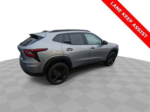 Used 2025 Chevrolet Trax ACTIV w/ Driver Confidence Package image 8
