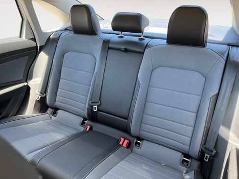 Used 2025 Volkswagen Jetta SE w/ Sunroof Package FWD image 13
