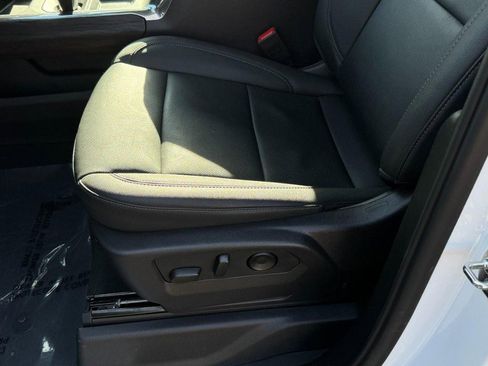 Used 2024 GMC Sierra 1500 SLT w/ SLT Premium Package image 23