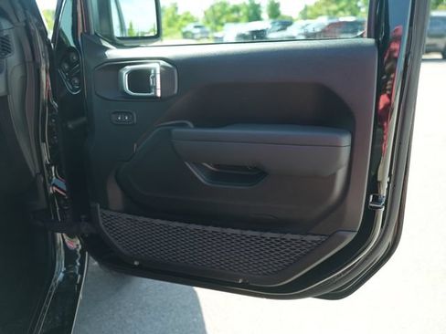 New 2026 Jeep Gladiator Sport w/ Dual Top Group AWD/4WD image 18