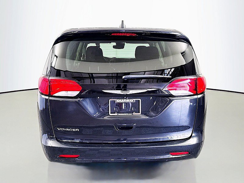 Used 2023 Chrysler Voyager LX FWD image 6