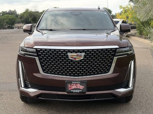 Used 2022 Cadillac Escalade Premium Luxury w/ Performance Package AWD/4WD image 2