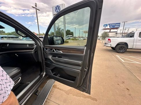 Used 2022 Jeep Grand Wagoneer Series II w/ Premium Group II AWD/4WD image 28