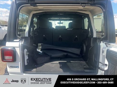 Used 2023 Jeep Wrangler Unlimited w/ Cold Weather Group AWD/4WD image 7